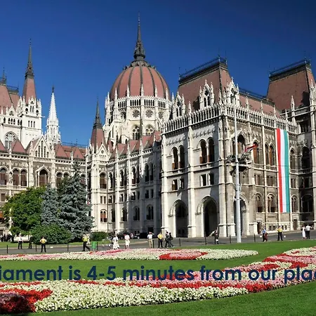 Queen Zita 130 M2 Near Chain Bridge شقة بودابست