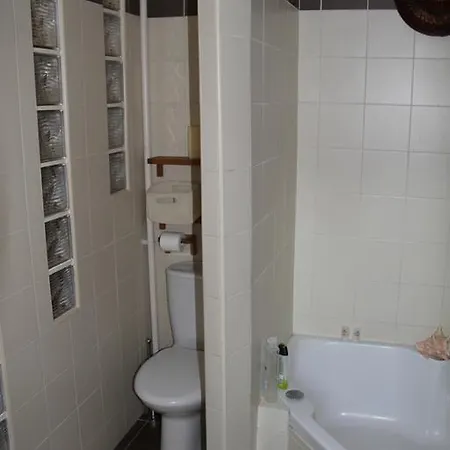 Queen Zita Apt 130 M2 Near Chain Bridge Apartment