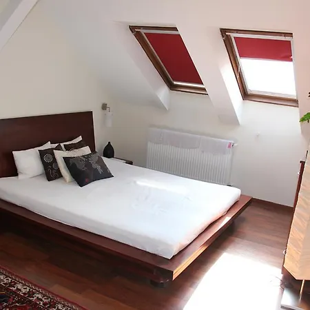 Queen Zita 130 M2 Near Chain Bridge شقة بودابست