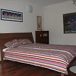 Queen Zita 130 M2 Near Chain Bridge